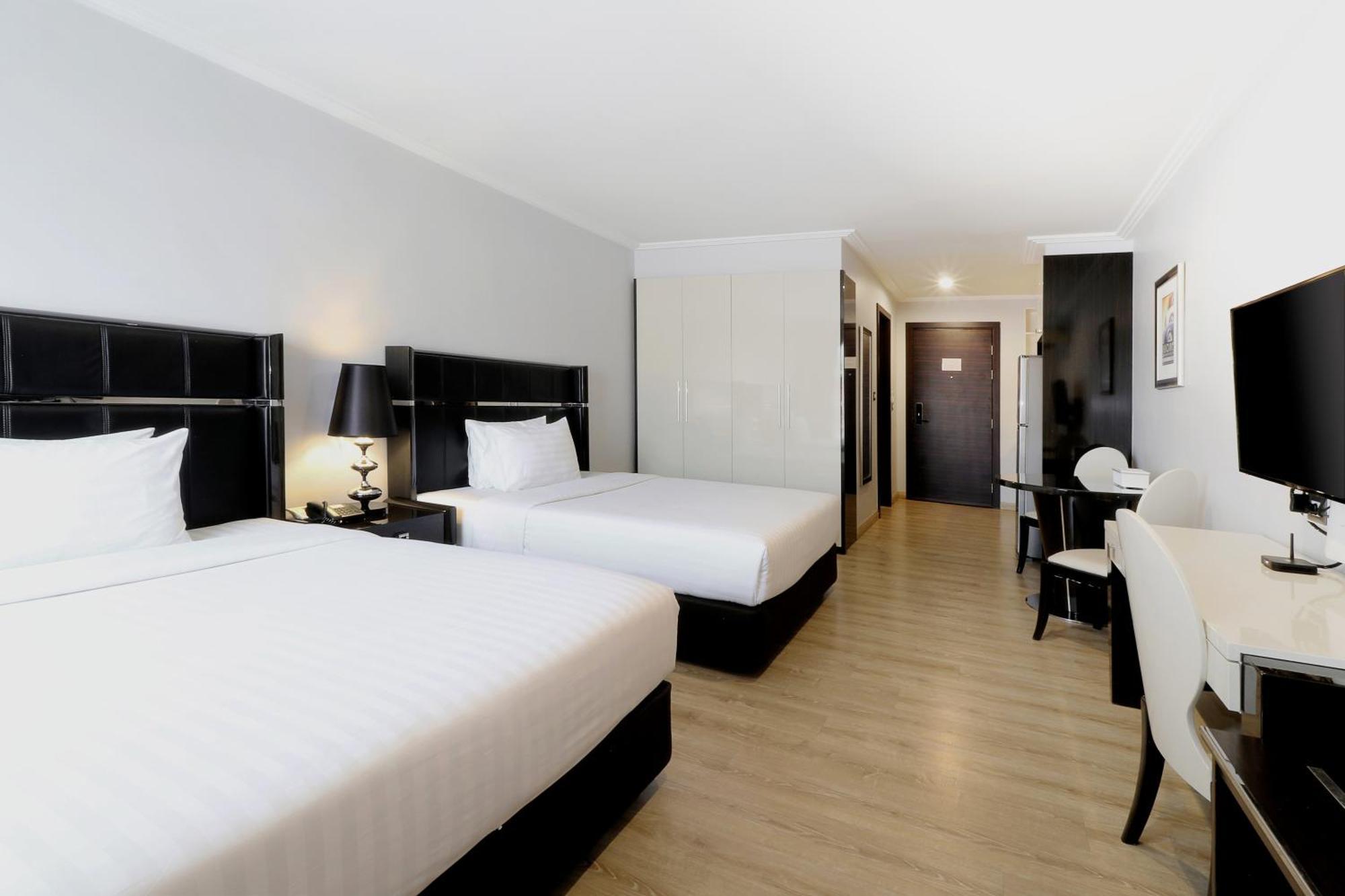 Sirin Exclusive Hotel And Residence Pattaya Exterior foto