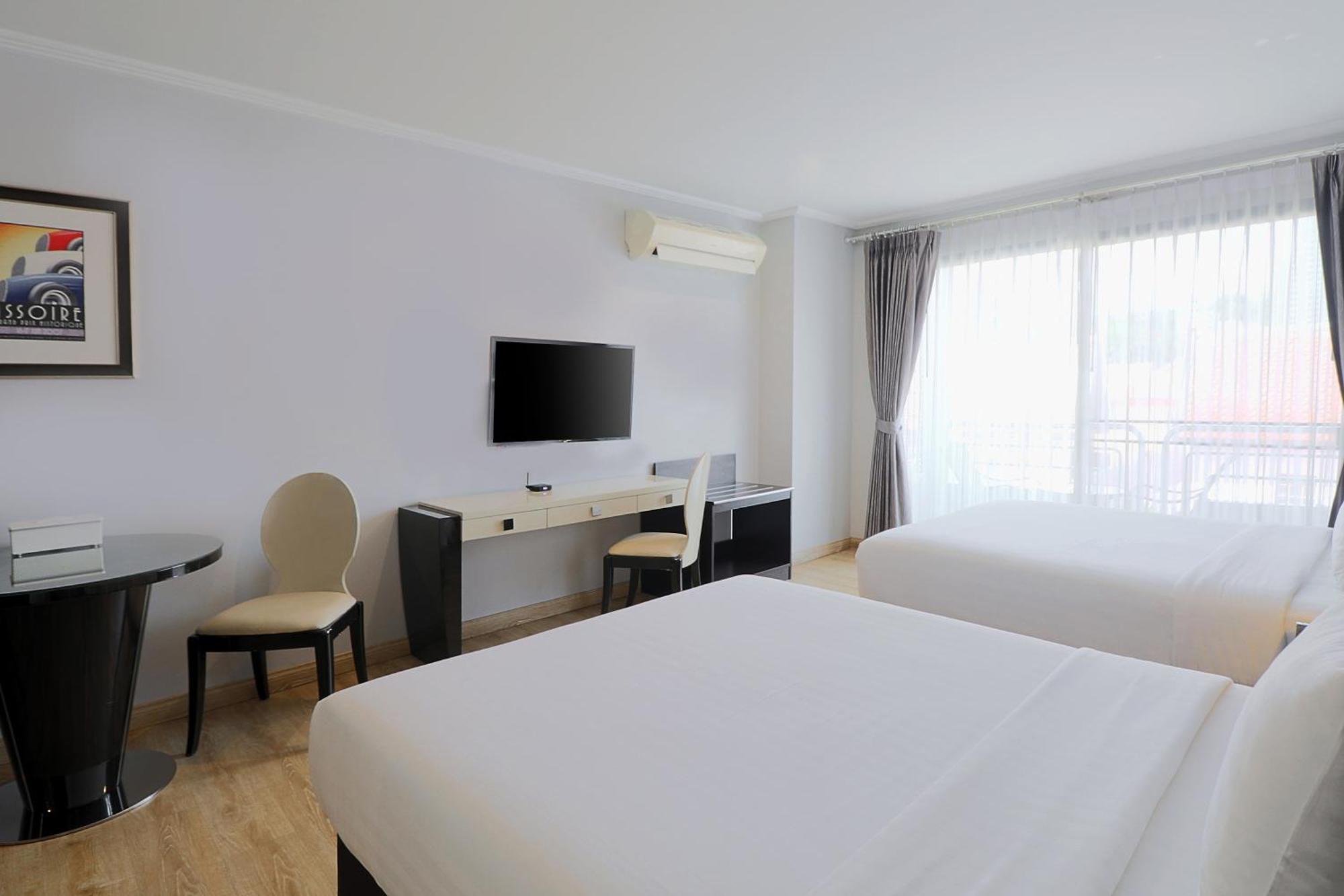 Sirin Exclusive Hotel And Residence Pattaya Exterior foto