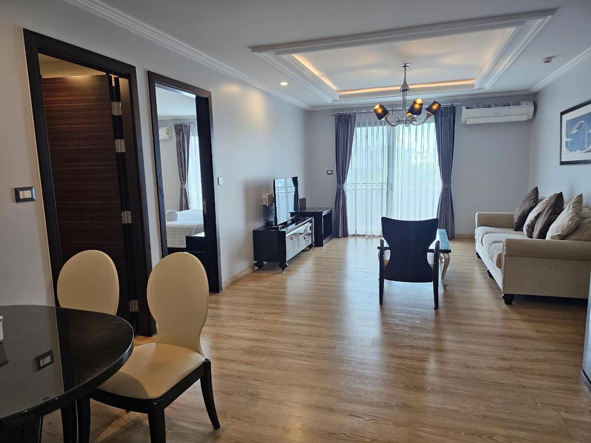 Sirin Exclusive Hotel And Residence Pattaya Exterior foto