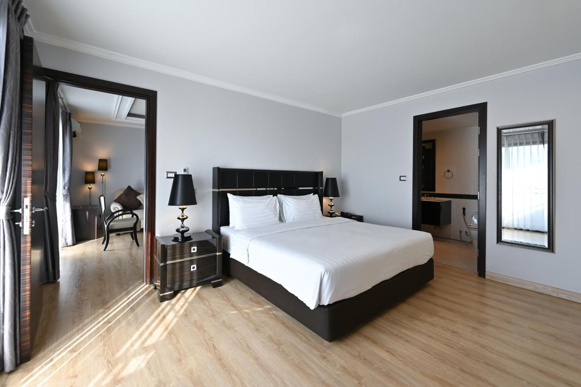 Sirin Exclusive Hotel And Residence Pattaya Exterior foto